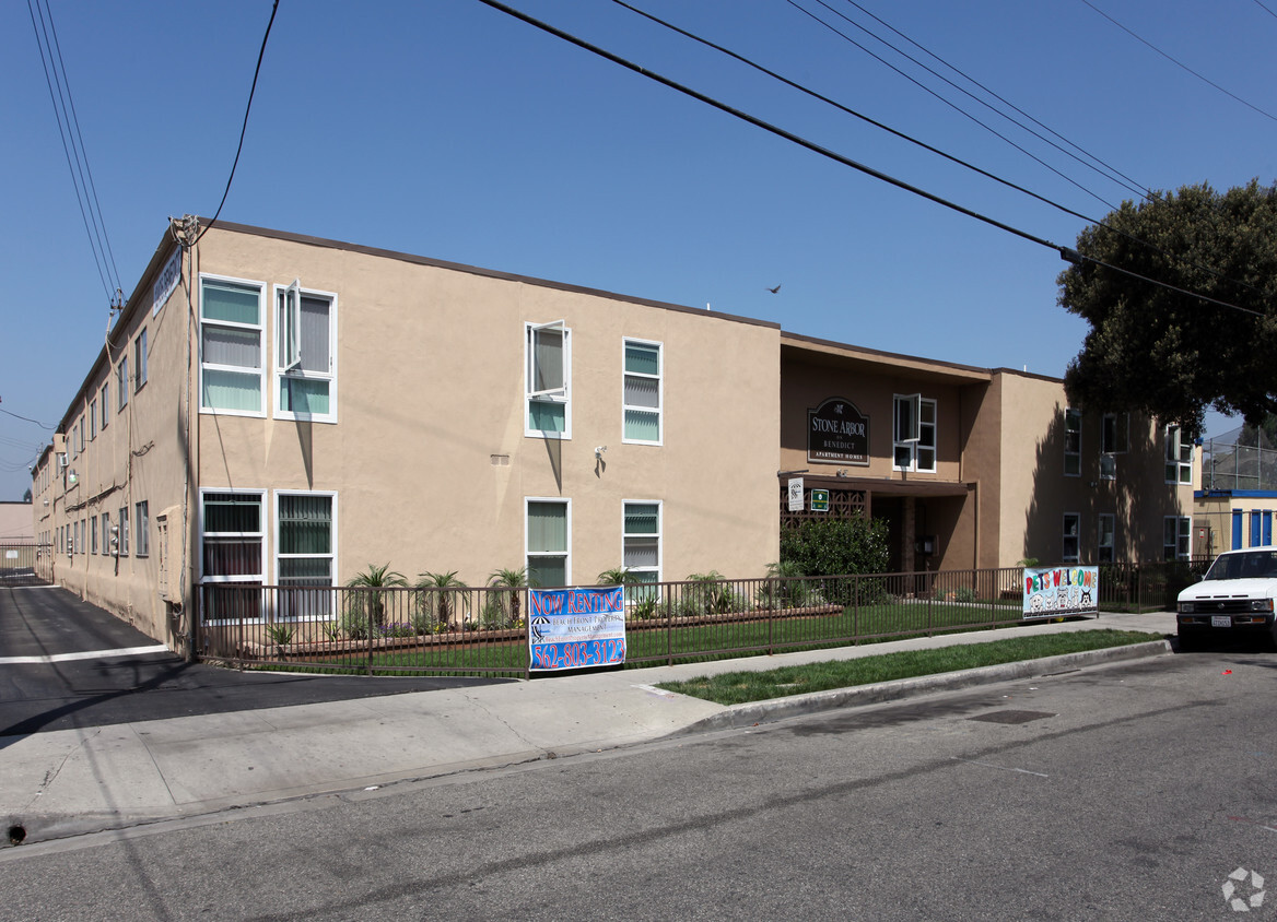 Primary Photo - Stone Arbor on Benedict Apartments