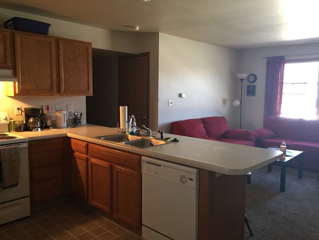 123 Sheldon Ave Unit 14 Ames Ia 50014 Apartment For Rent In Building Photo 123 Sheldon Ave