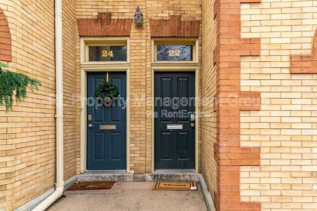 Foto del edificio - 22 W 4th Ave