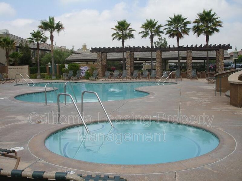 28444 Mirabelle Ln, Santa Clarita, CA 91350 Townhouse for Rent in