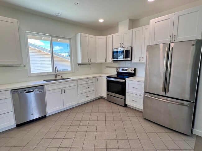 Building Photo - 1739 Lanakila Ave