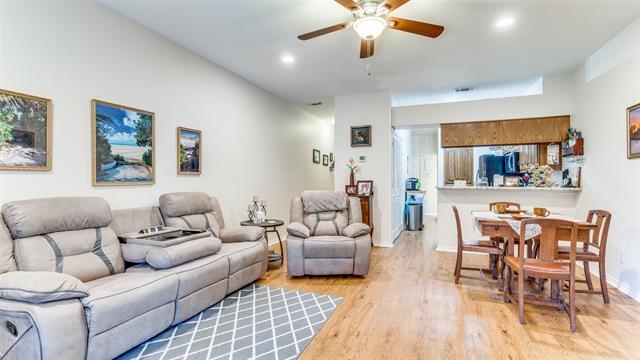 Building Photo - 431 Maple Leaf Dr