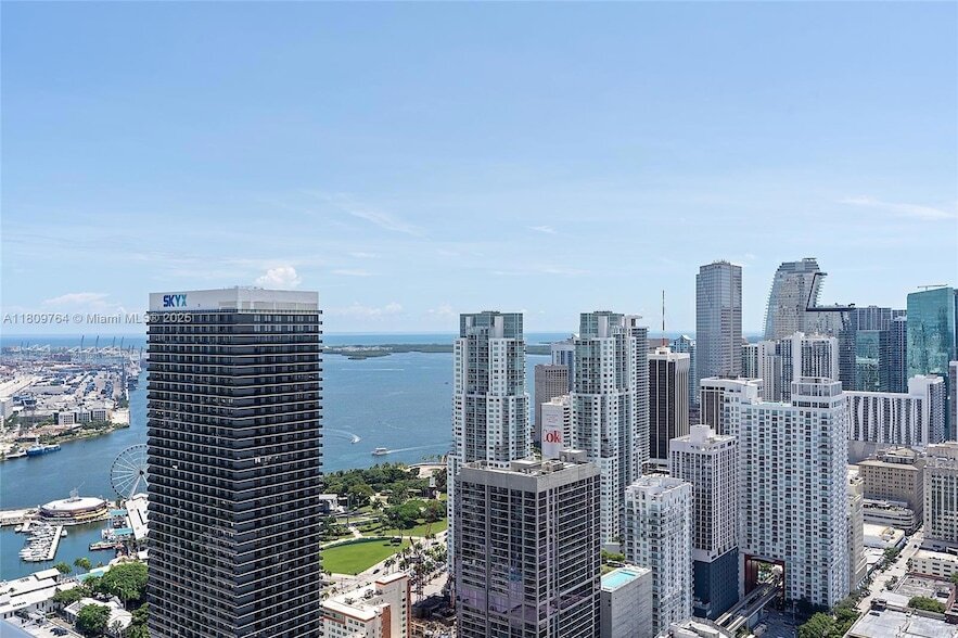 Primary Photo - 601 NE 1st Ave