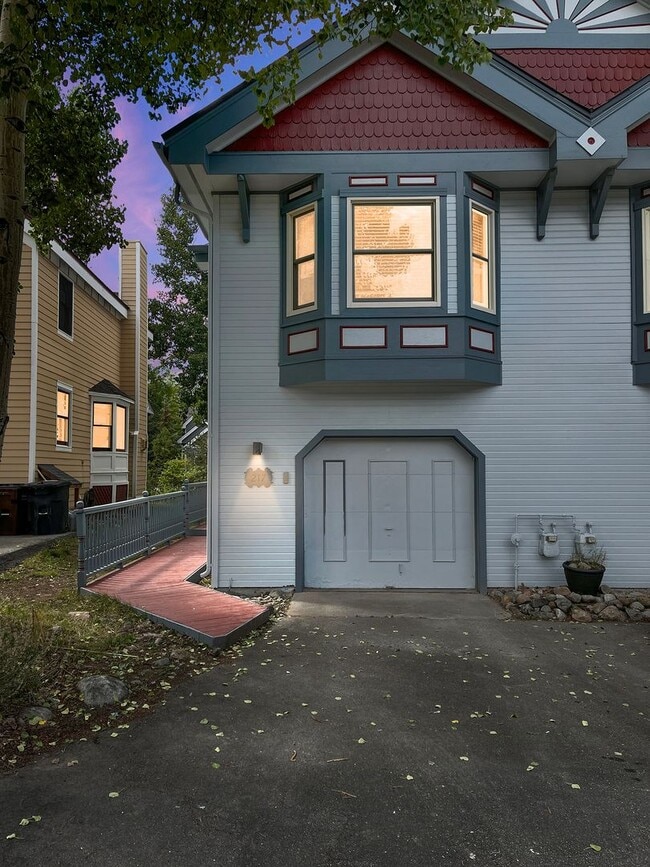 Building Photo - 217 S Harris St