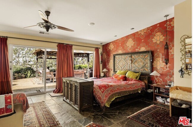 Foto del edificio - 6310 Tompkins Way