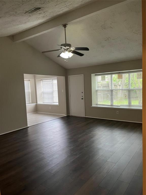 Foto del edificio - 8030 Lawn Wood Ln