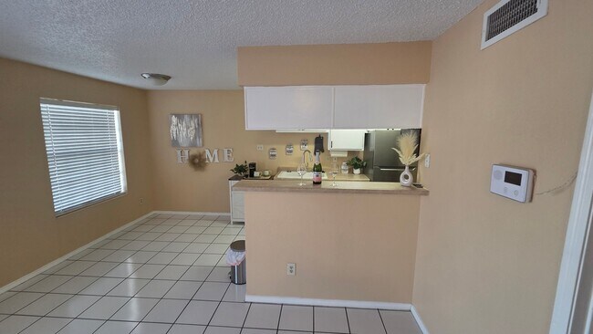 Foto del edificio - 2750 Holly Hall St