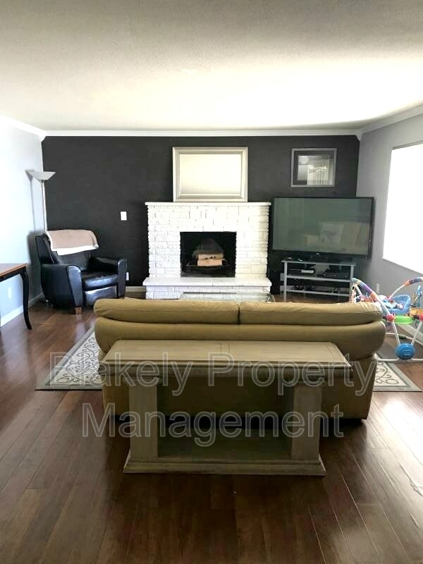 Building Photo - 46 S Canyon St