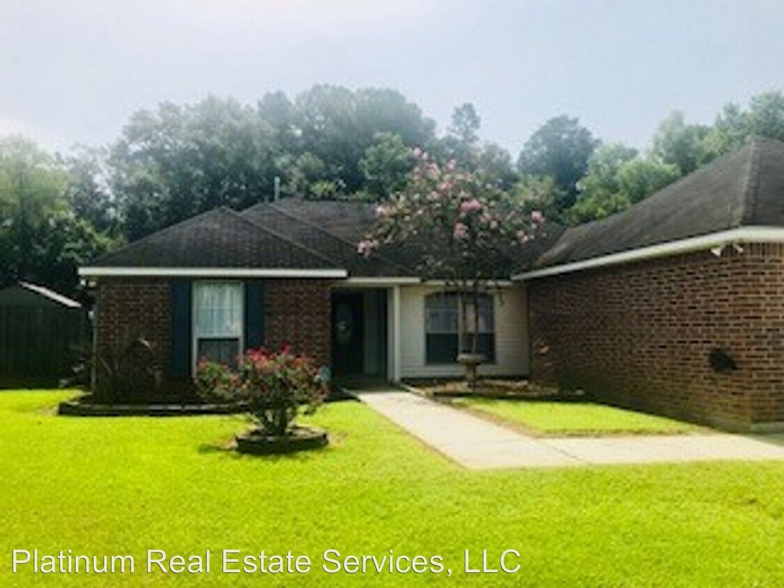 3 br, 2 bath House 12238 Falcon Crest House Rental in Denham