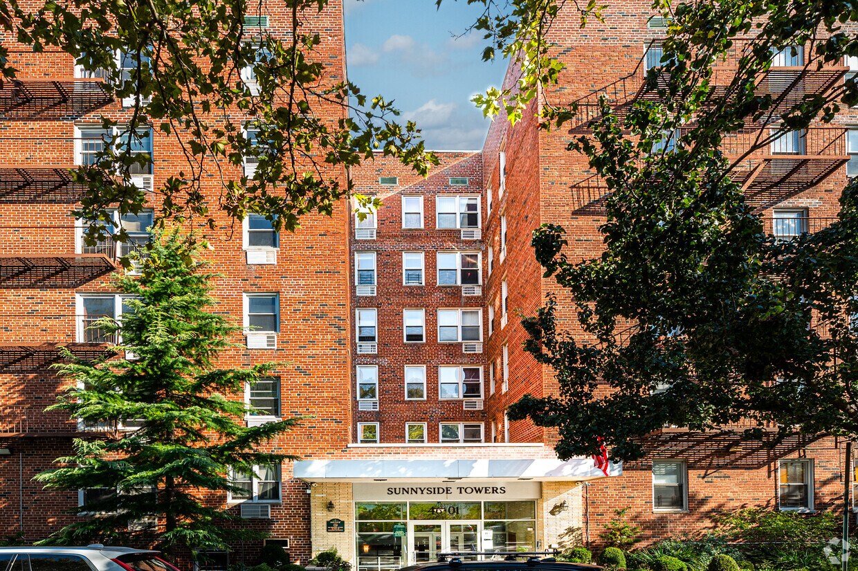 Building Photo - 46-01 39th Ave