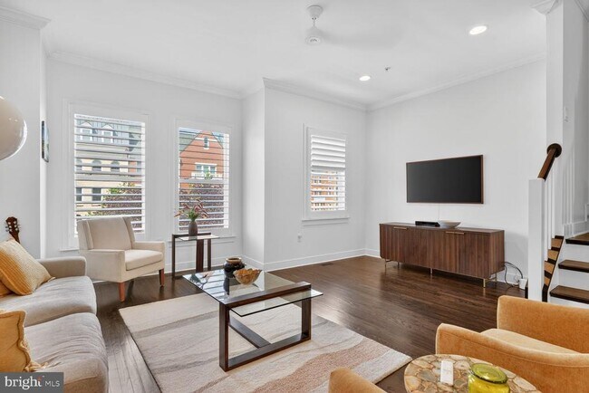 Foto del edificio - 619 E Custis Ave