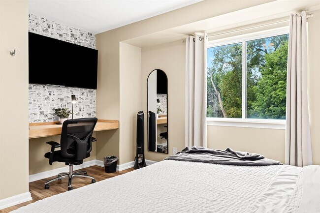 Foto del edificio - 18423 Sharon Ln