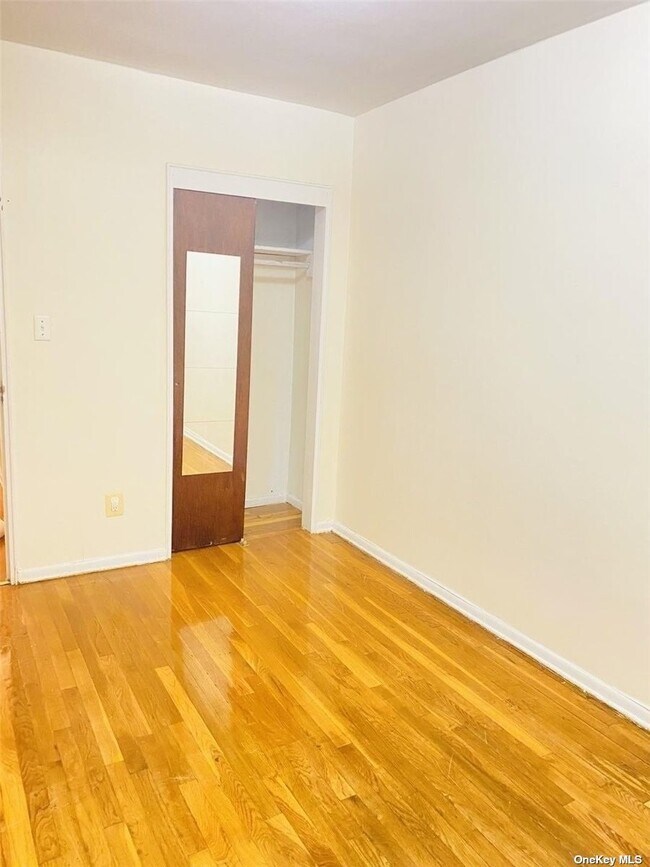 Foto del edificio - 56-61 219th St