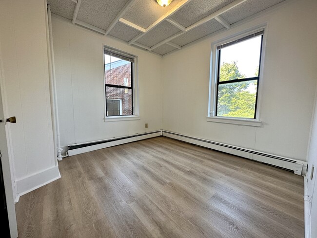 Building Photo - 44A Joy St