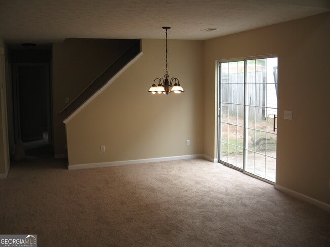 Building Photo - 2270 Lexington Ln