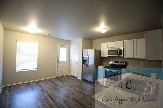 Building Photo - Beautiful 4 bedroom/2 bath home - Nettleton