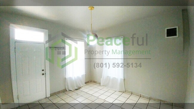Foto del edificio - 838 Washington St
