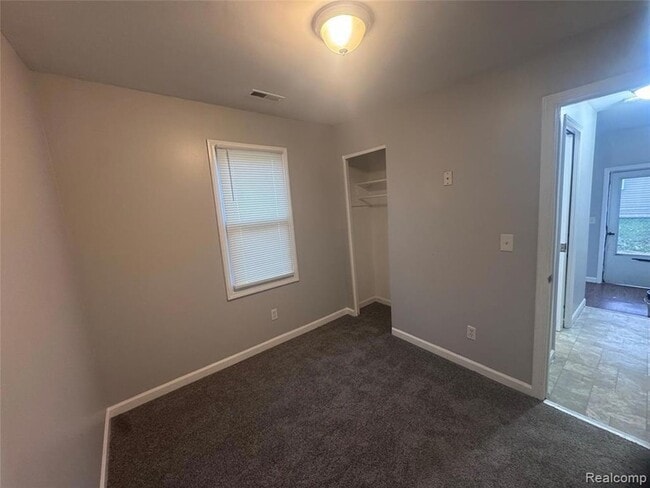 Building Photo - 20940 Wellington Ave