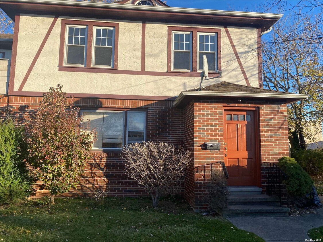 Primary Photo - 15 Walter Pl