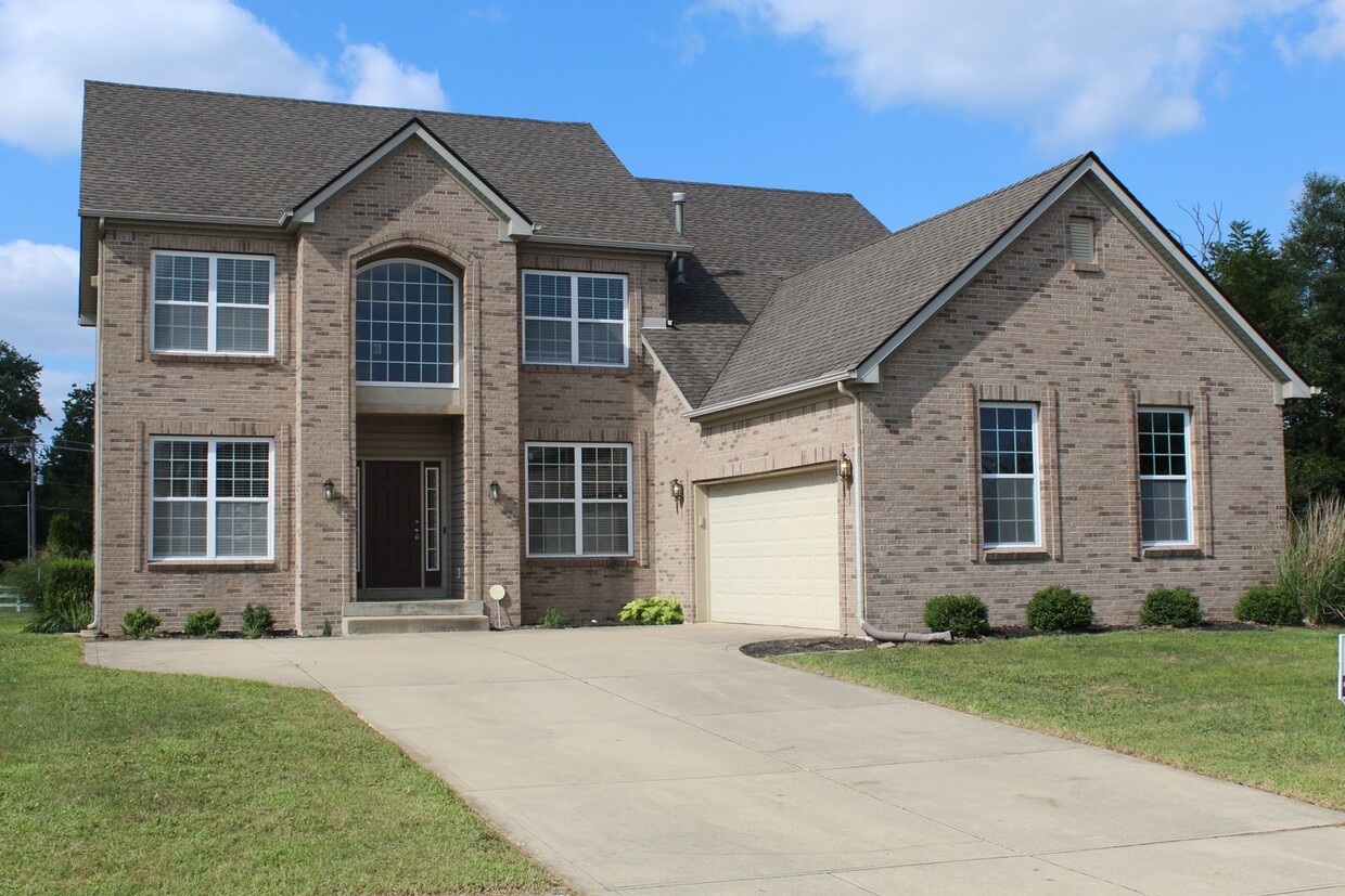 Foto principal - Spacious 5 Bedroom Home in Avon Schools!