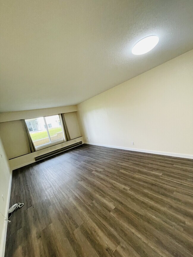 Salon - Pinegrove Apartments