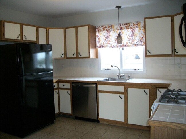 Building Photo - 125 Gorham St