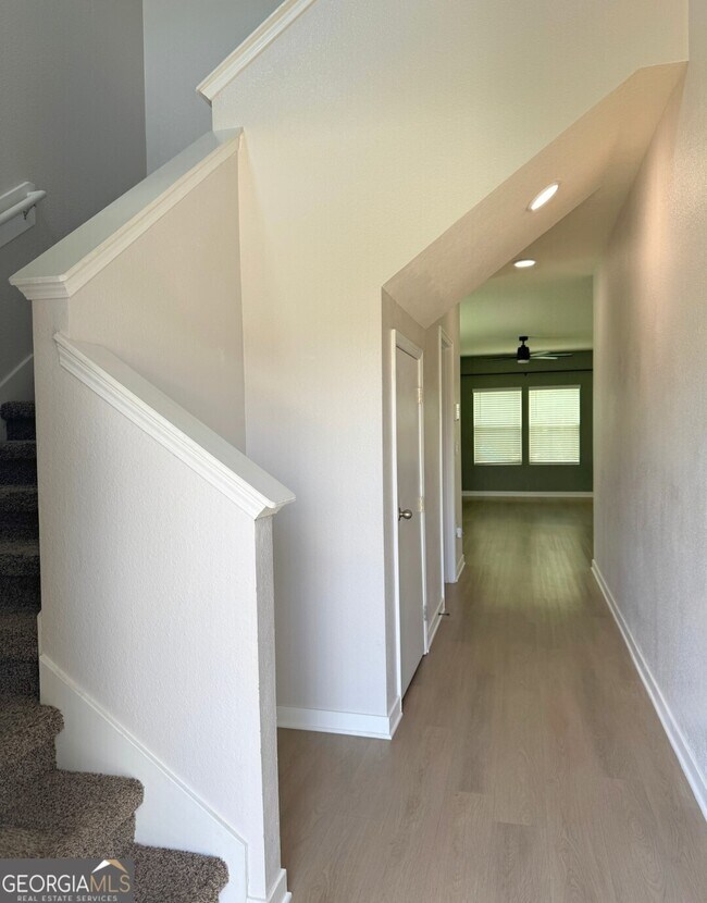 Building Photo - 164 Ashwood Cir