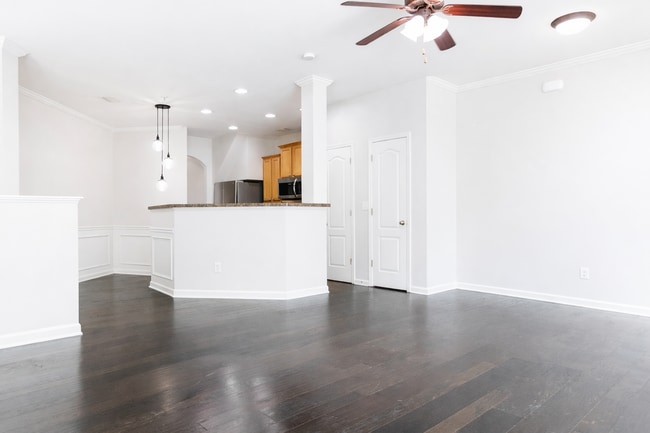 Building Photo - 544 Ridge View Xing