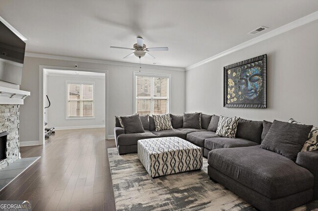 Building Photo - 1097 Township Square