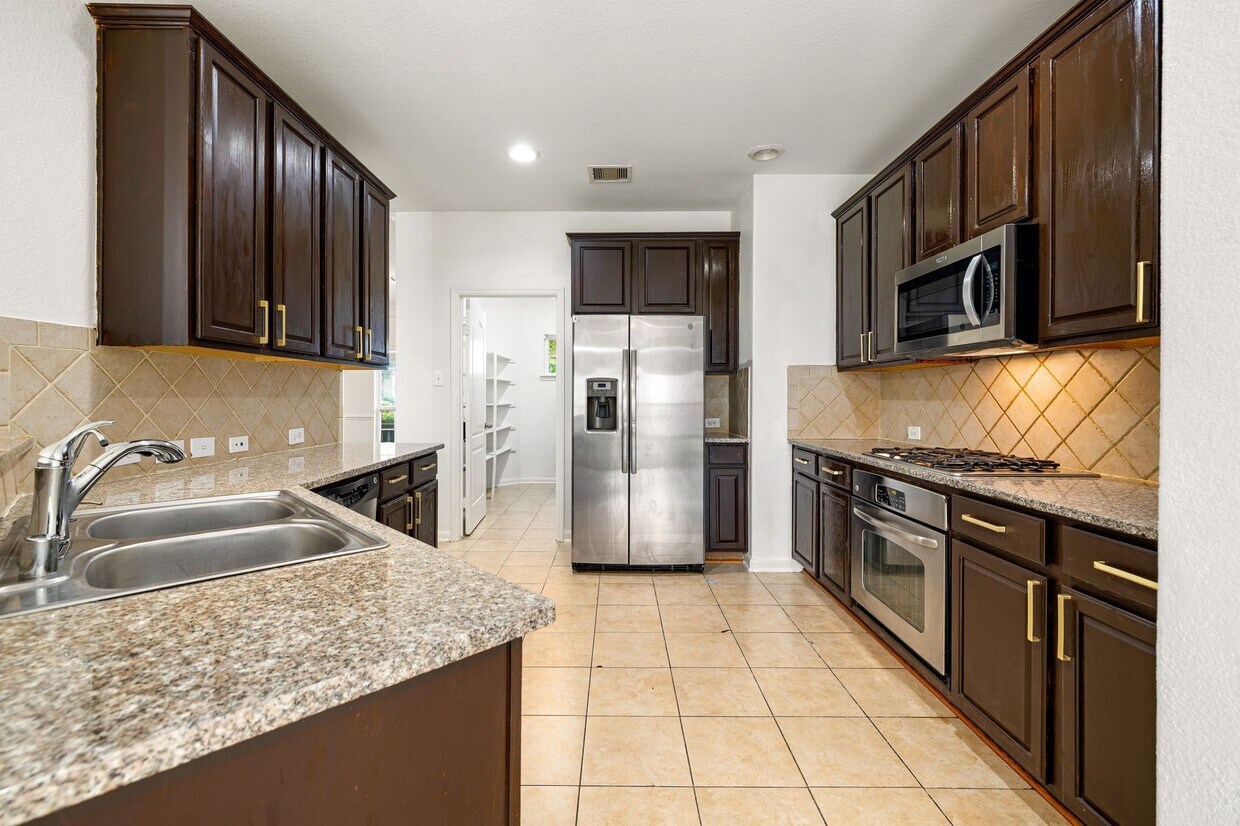 Foto principal - 9415 Herons Grove Ln