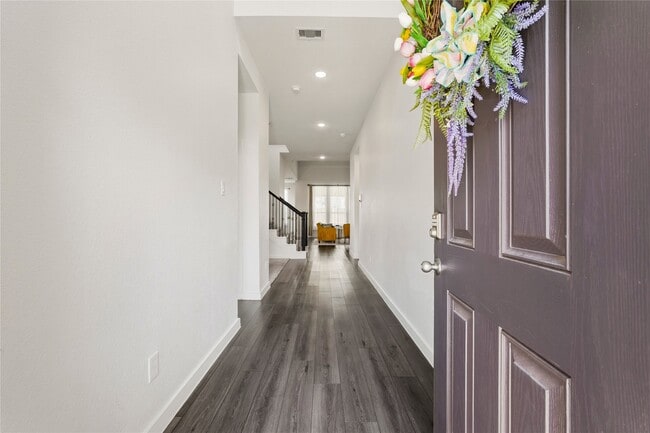 Building Photo - 15647 Roscobie Park Dr