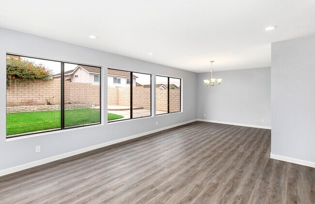Foto del edificio - Your Huntington Beach Oasis Awaits: Spacio...