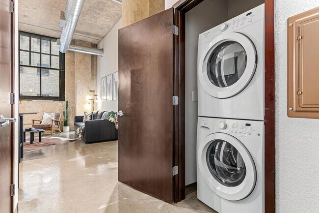 Foto del edificio - 301 N 7th Ave