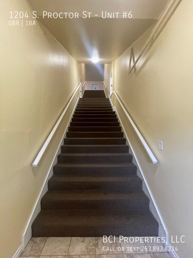 Building Photo - Studio Apartment on 12th & Proctor!! Avail...