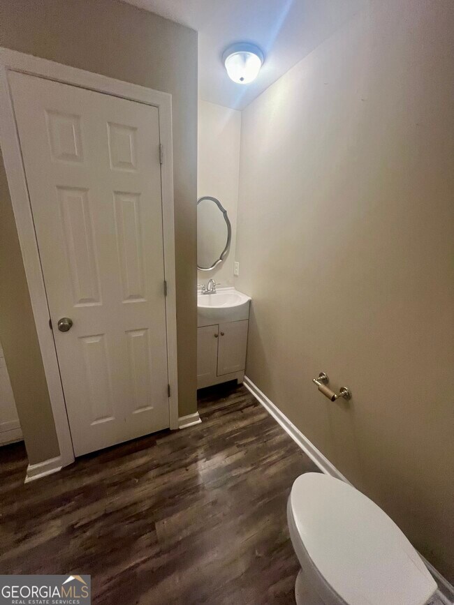 Foto del edificio - 1097 Tucker Rd