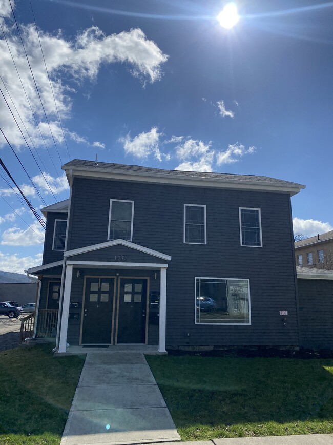 Building Photo - 138 Pine St