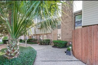 Building Photo - 2503 Bering Dr