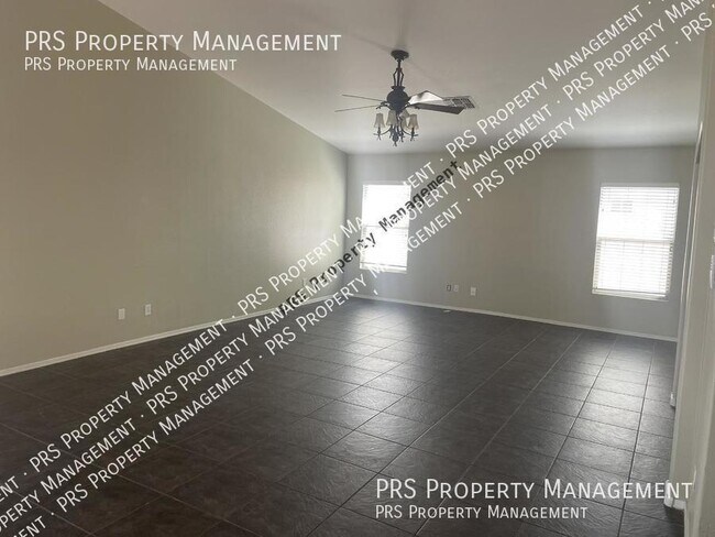 Foto del edificio - NOW AVAILABLE!!!