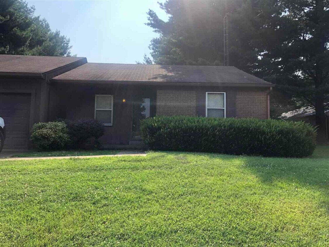 Primary Photo - 186 Lovers Ln