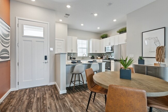 Building Photo - Avilla Cypress Creek