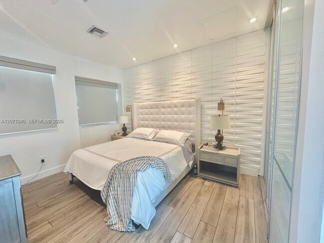 Foto del edificio - 98th Street, Bay Harbor Islands, FL 33154 - 5 BR 4 BA townhouse