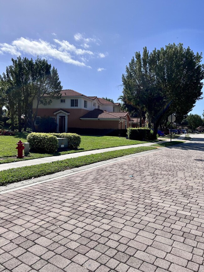 Building Photo - 7329 Briella Dr