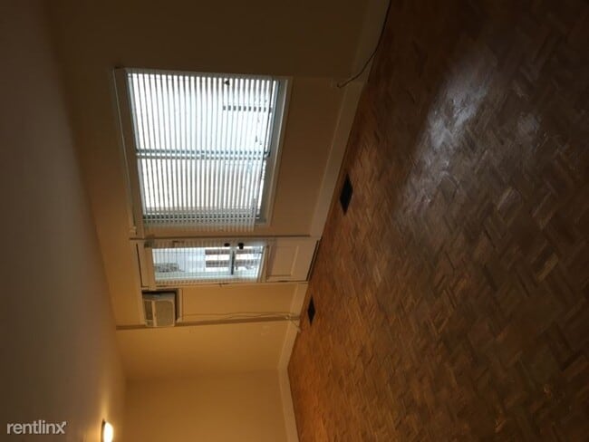 Building Photo - 281 Gardner Ave