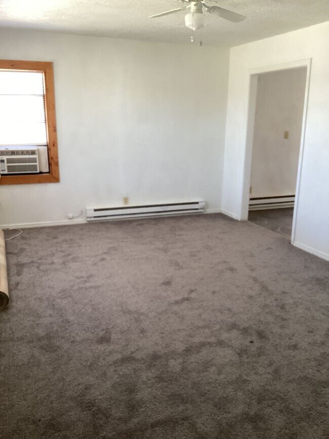 Building Photo - Newly Renovated 2Bedroom! Located in Porta...