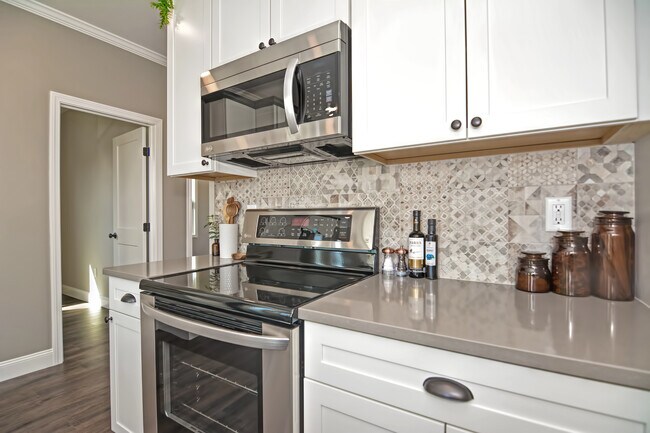 Building Photo - 83 Preston St