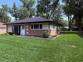 Building Photo - 258 Miami St