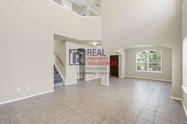 Foto del edificio - Modern 4-Bed Home in Prime Location