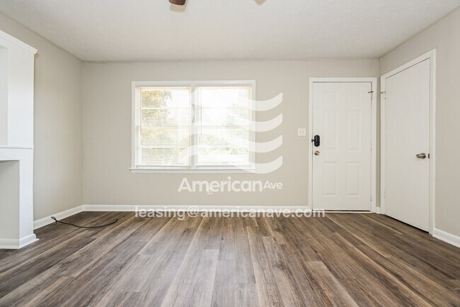 Building Photo - 4902 Gardiner Dr