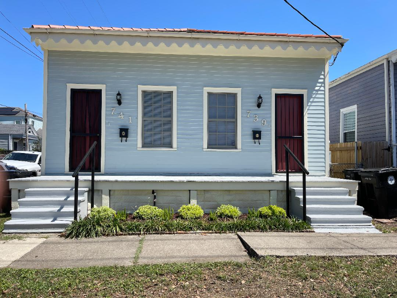 Primary Photo - 739 Valence St