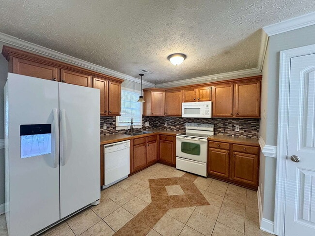 Foto del edificio - Well Maintained Three Bedroom Home in Hope...